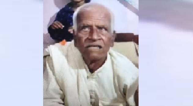 Debt-ridden farmer commits suicide, had taken a loan of 75 thousand from bank, son said he was upset