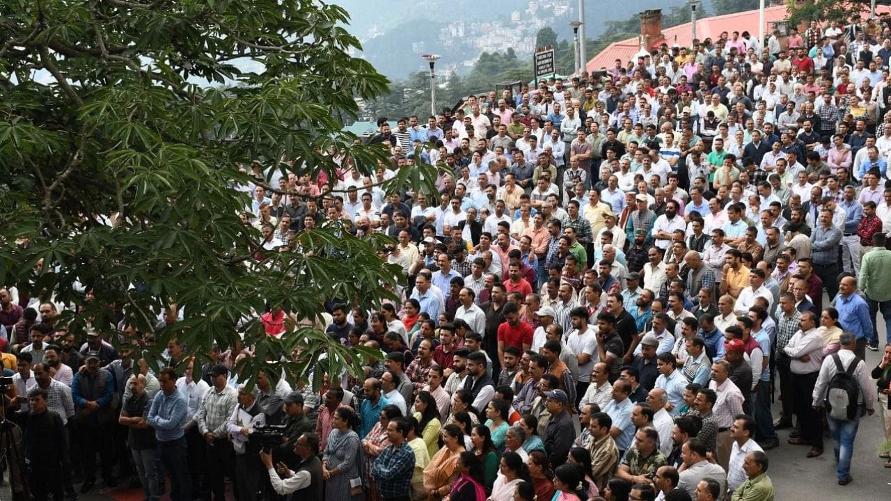 Himachal Secretariat Employees Protest again on October 15 to withdraw privilege violation