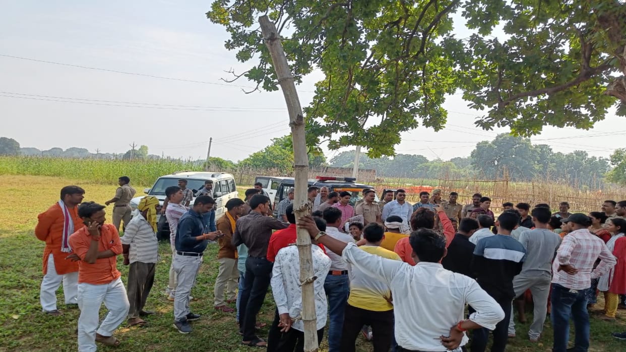 Anger over the death of teenage rape victim, adamant on getting bulldozer driven at accused's house