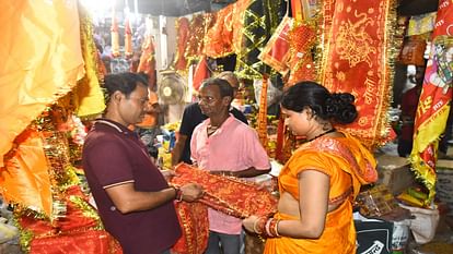 Market boom 25 percent business worth Rs 80 crores done on Navratri in Bareilly