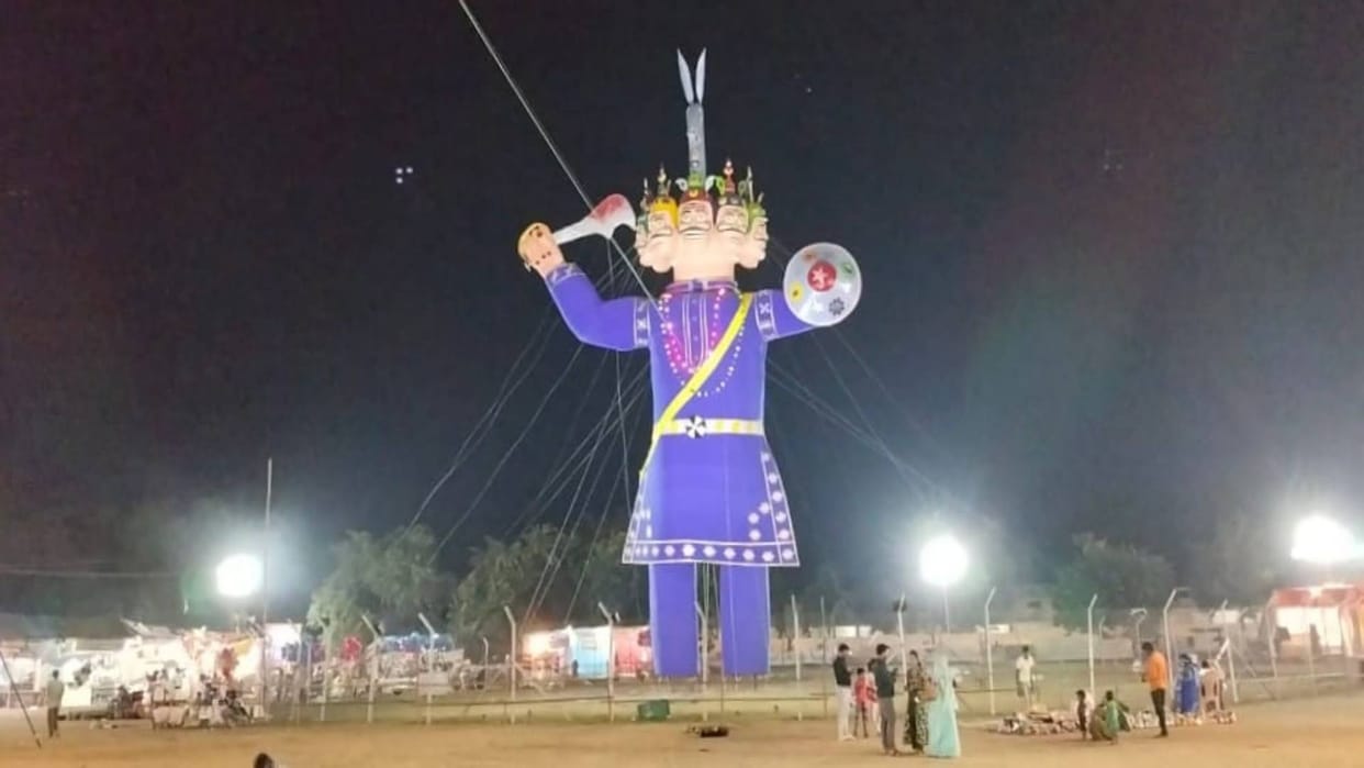 Katni Dussehra Preparations complete for MP famous Kamor Dussehra 102 feet tall Ravana