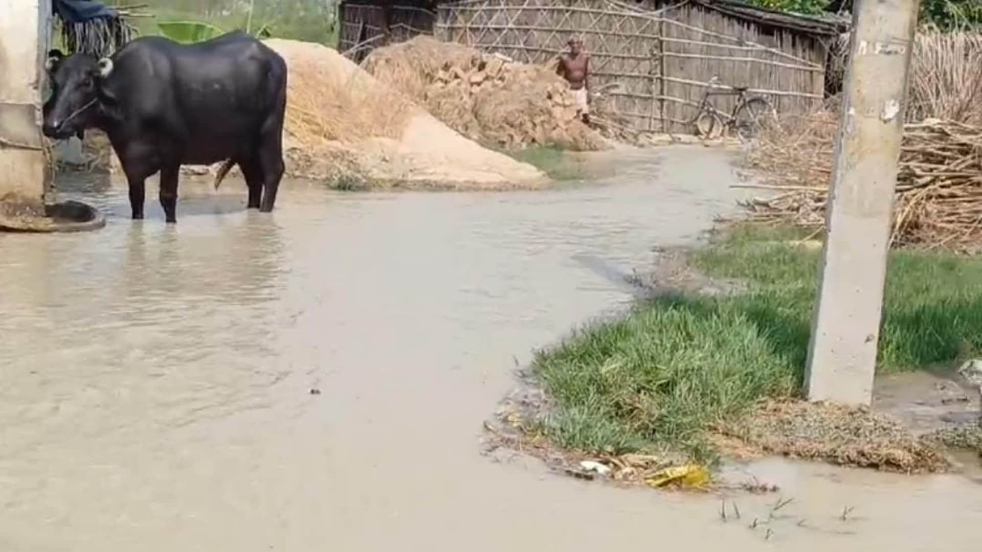 Muzaffarpur Flood: Canal embankment broke, water entered many houses; Administration started repair work