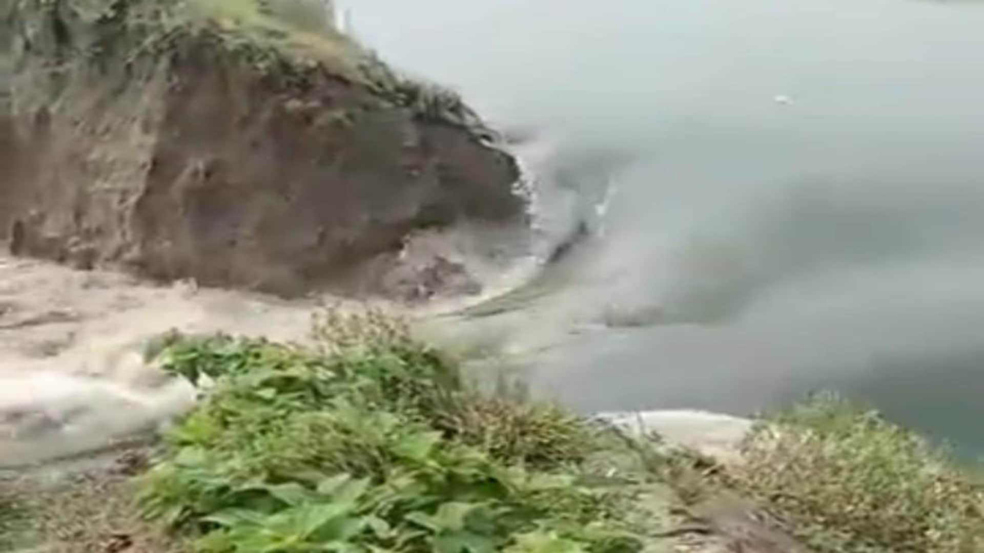 Muzaffarpur Flood: Canal embankment broke, water entered many houses; Administration started repair work