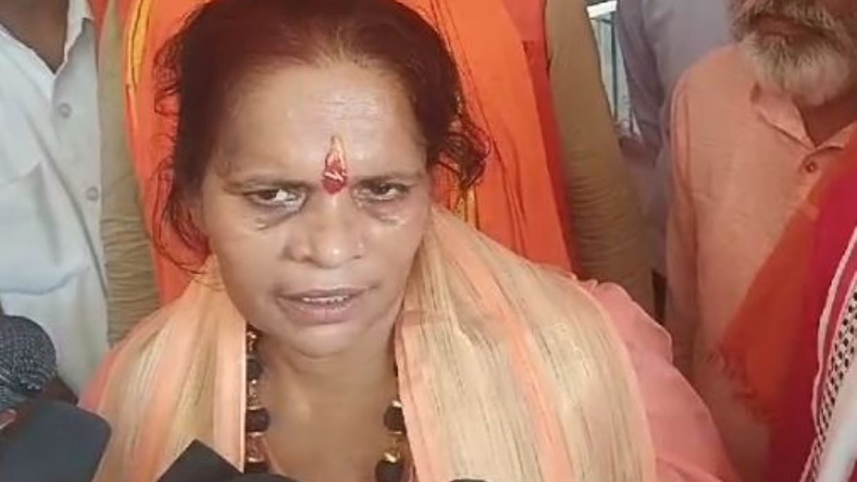 muslim girl changed her religion and got married Sadhvi Prachi gave her blessings in Shahjahanpur