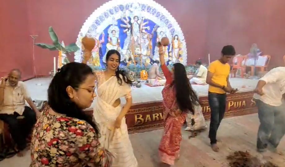 shardiya Navaratri: Sandhi Puja was done as per rituals, devotees worshiped the form of Goddess Chamunda.