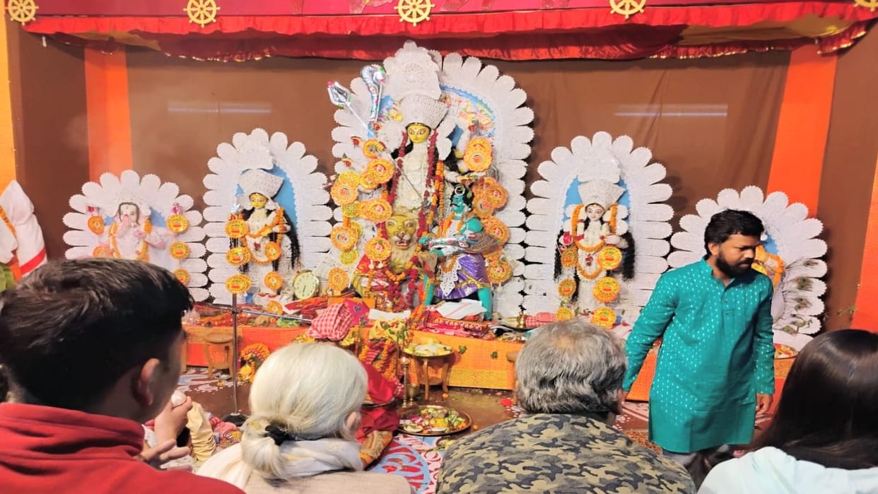 Shardiya Navratri 2024: 108 lotus flowers are offered to Maa Chamunda in Sandhi Puja