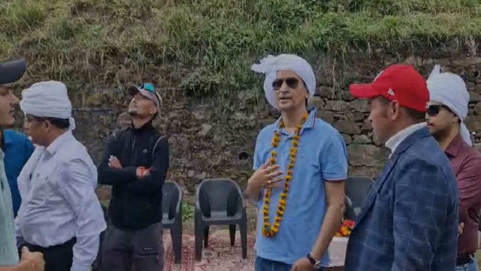 Kumaon Commissioner Deepak Rawat visited the villages of Darma Valley.
