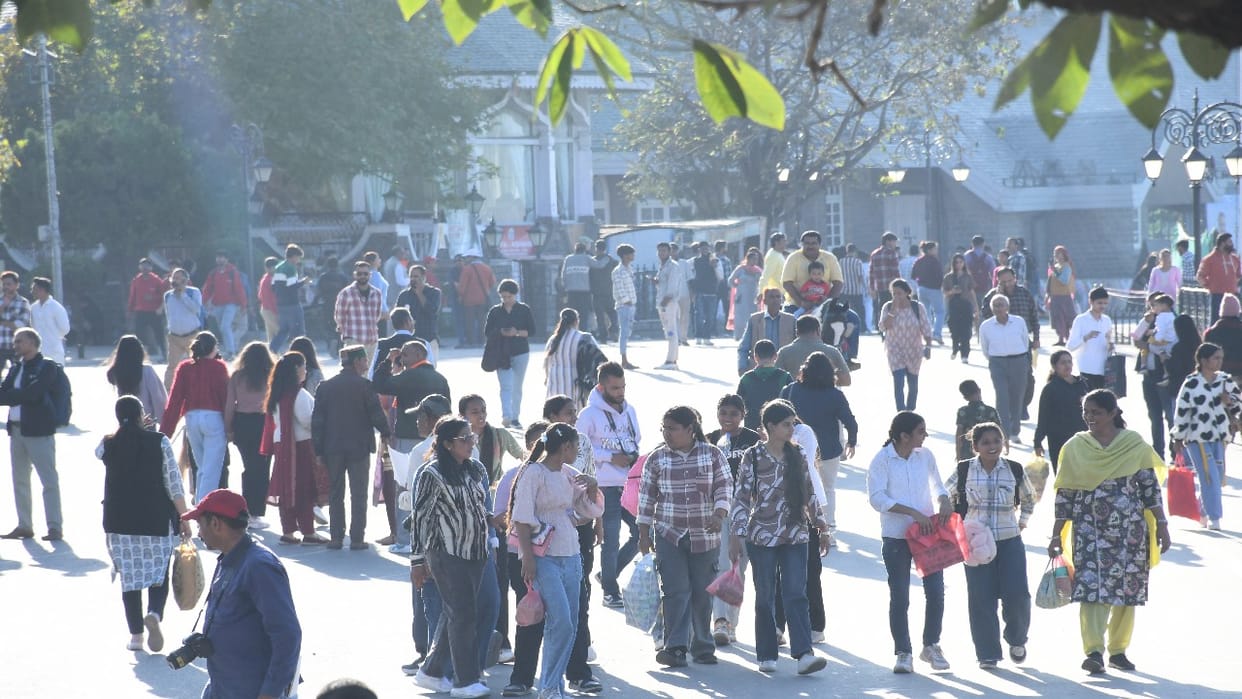 Karwa Chauth tourist season: Travelling is free on booking a hotel room in Himachal, businessmen have released