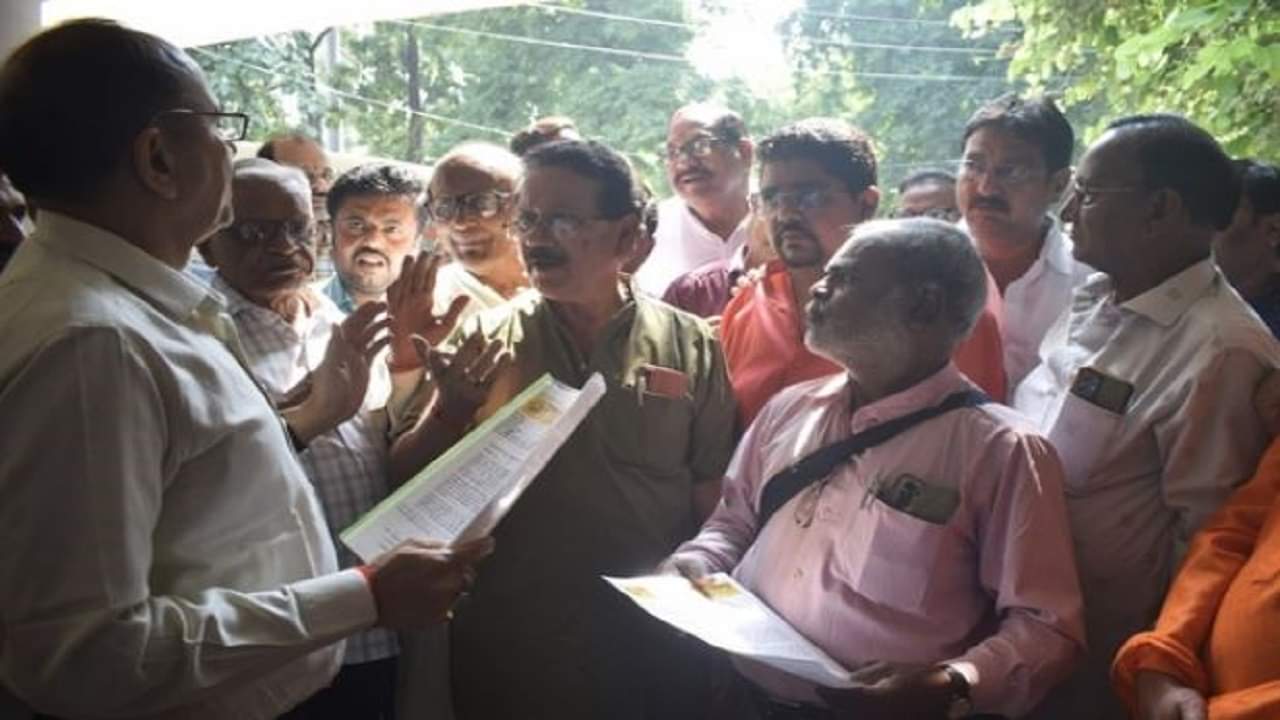 lakhimpur kheri bjp mla slapped case three complaints lodged at the police station