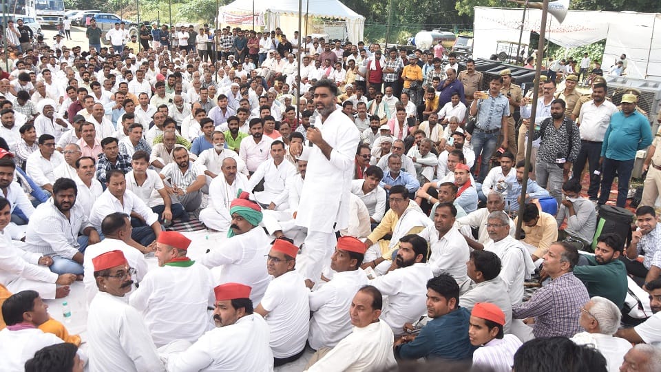 Meerut: Fees of private doctors should not exceed Rs 500, schools to curb arbitrary fee collection: Atul