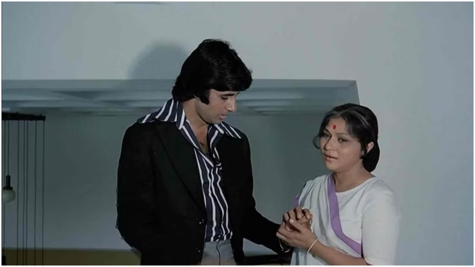 Today is Nirupa Roy Death Anniversary who portrayed Mother character of Amitabh Bachchan and many big stars