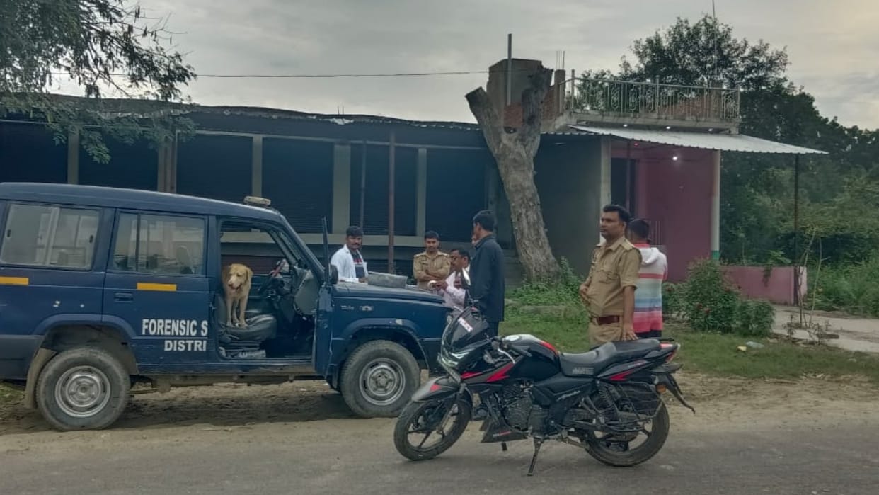Ayodhya : One technician shoots another in bikapur kotwali.