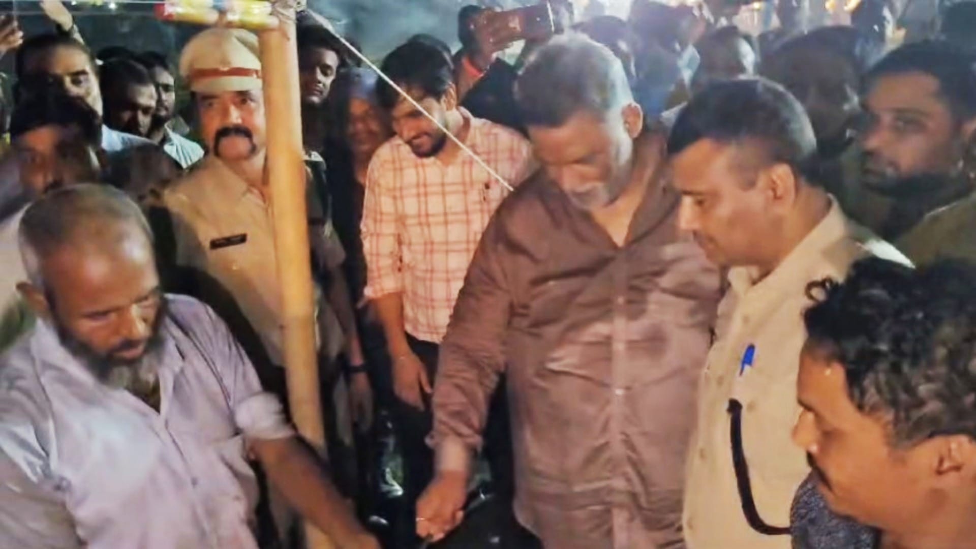Dussehra: Huge effigies of Lankapati burnt in Purnea Supaul Chapra, Pappu Yadav says Ravana is killing Ravana
