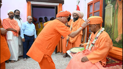 On the day of Vijayadashami, sages and saints applied tilak to Gorakshpeethadhishwar Yogi.