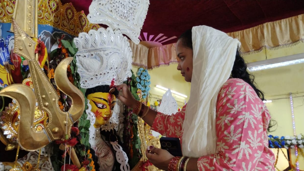 Gaya: Bengali community bid farewell to Maa Durga with great pomp, celebrated unique Holi with Sindoor Khela