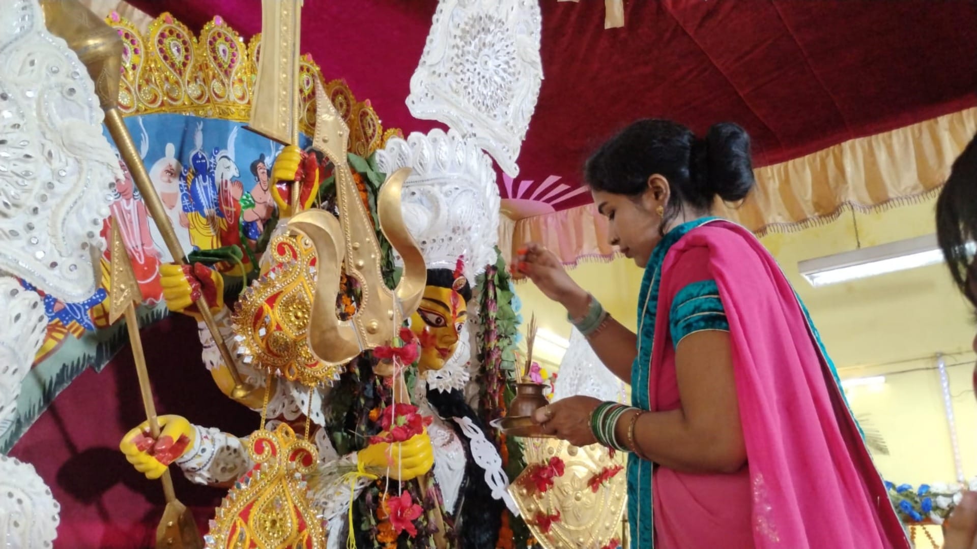 Gaya: Bengali community bid farewell to Maa Durga with great pomp, celebrated unique Holi with Sindoor Khela