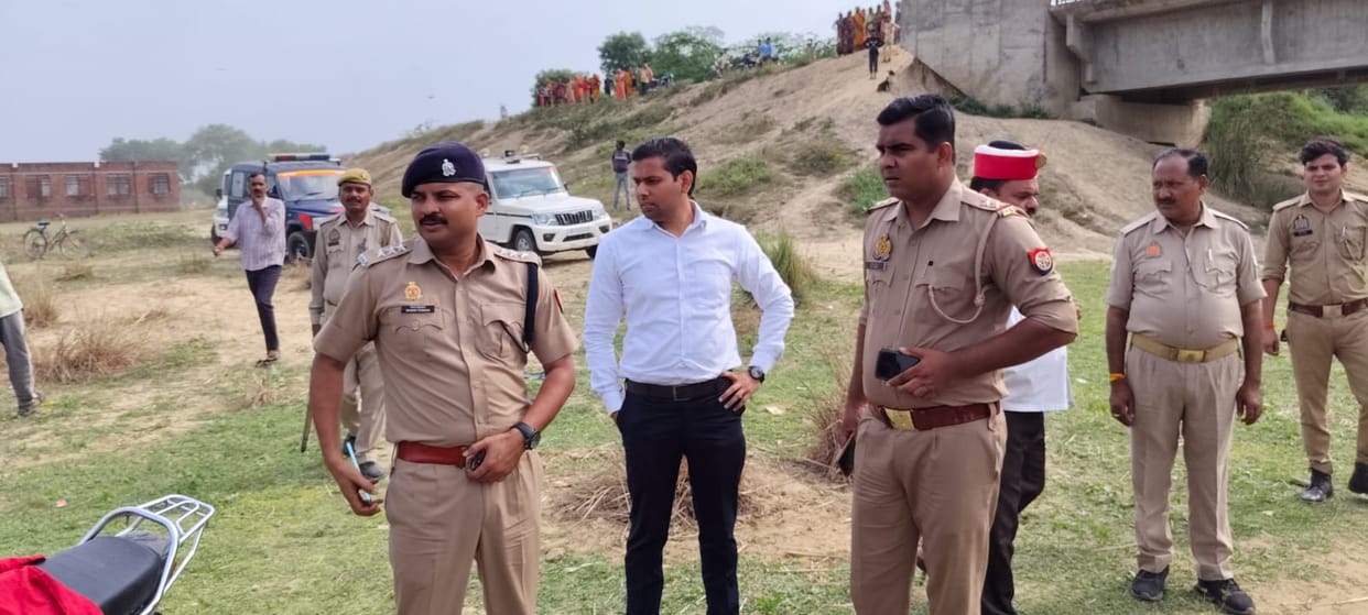 Two people including a minor drowned in the river, accident happened during idol immersion, search continues