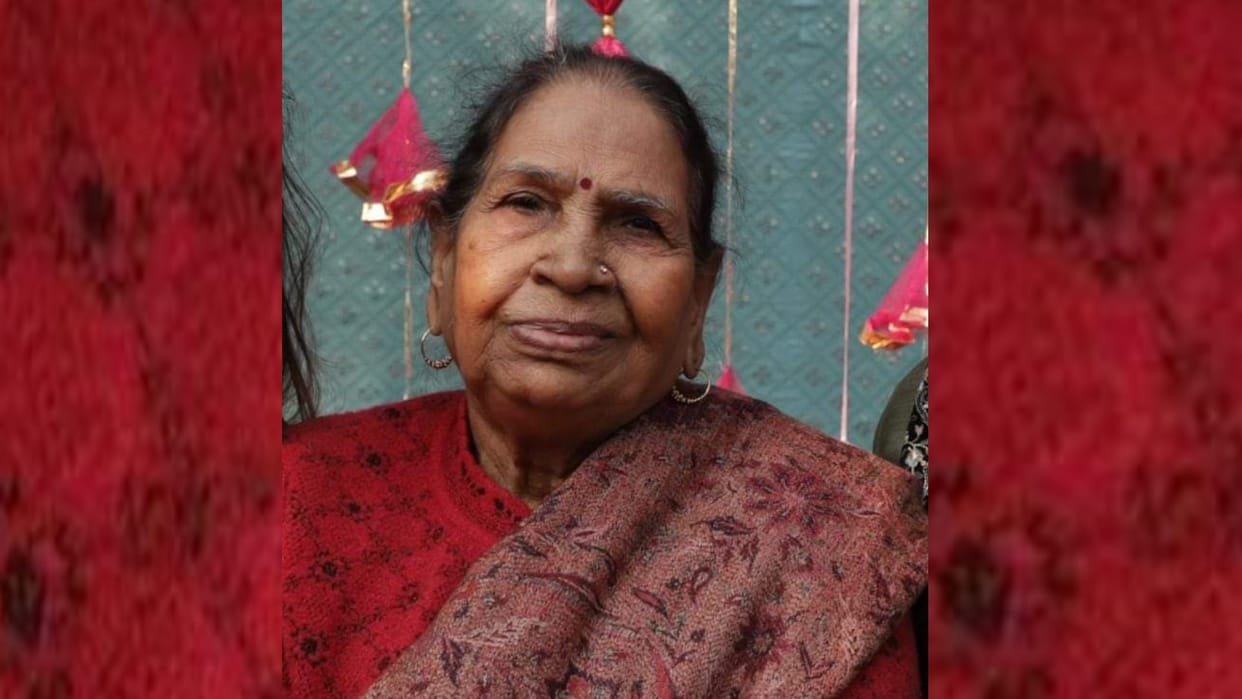 Barabanki: Former minister Beni Prasad Verma's wife Malti Verma passed away.