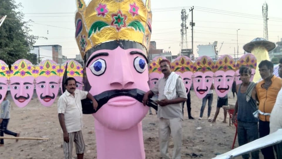 Naseem Ahmed Ramlila: He has been making effigies of Lankapati Raavan for 22 years, has memorized many couplet