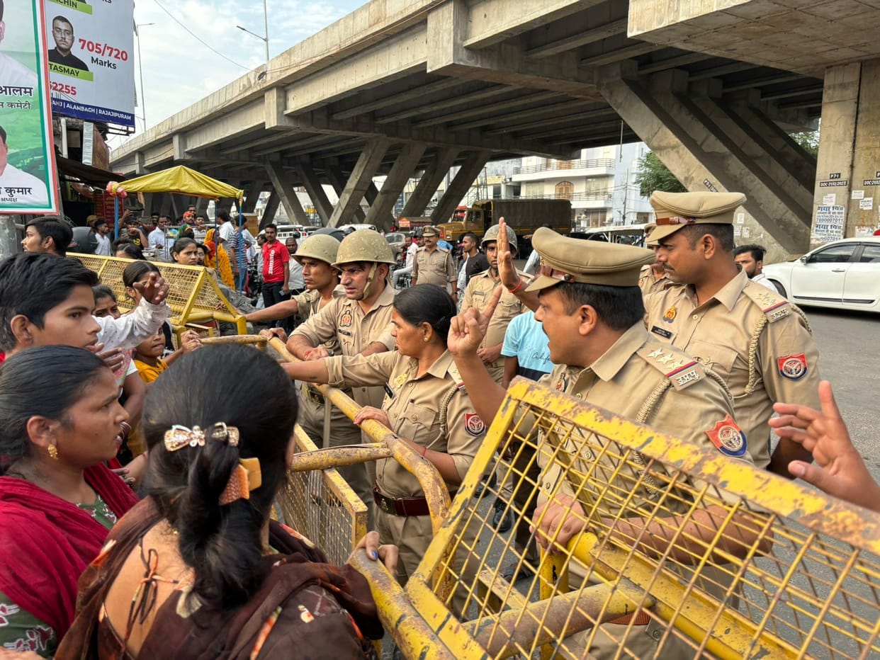 Lucknow: Youth dies due to police beating, protest by blocking road, Mayawati said action should be taken agai