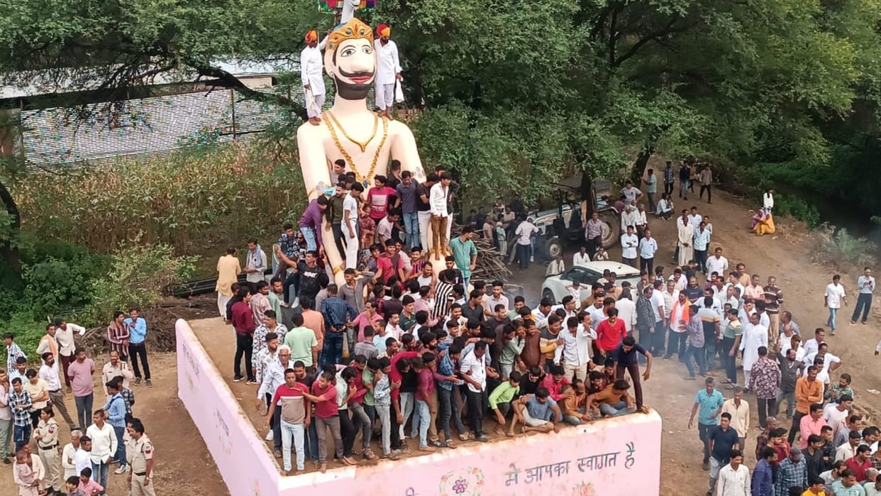 Ravana is killed by punching his nose In Mandsaur