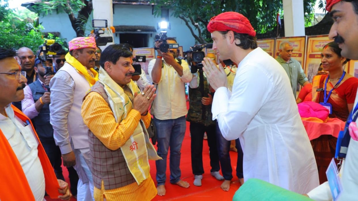 CM Mohan Yadav did the weapon worship After reaching Maheshwar