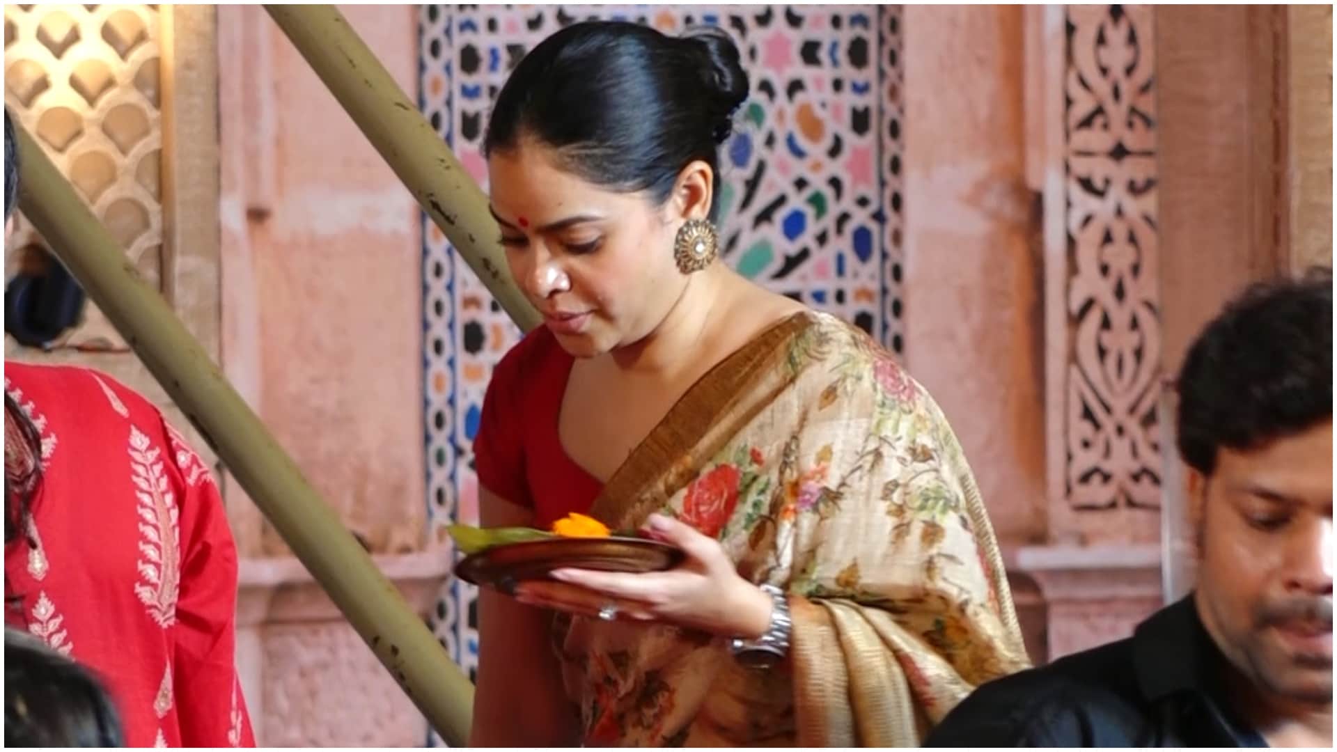 Rani Mukerji Ishita Dutta Tanisha Mukherjee Vatsal Sheth Rupali Ganguly seen playing Sindoor Khela at North Bo
