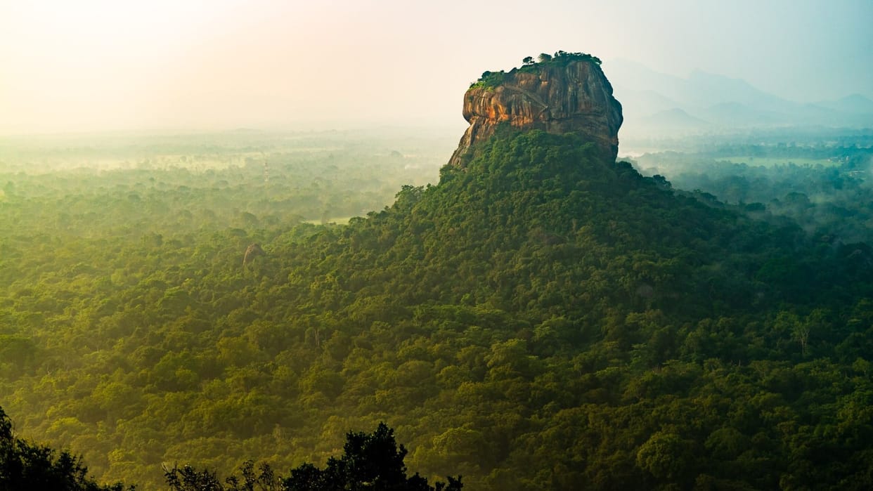 Ravana's Palace: Sigiriya Rock Fort Ravana Palace In Srilanka Ravan Mahal Know Interesting Facts