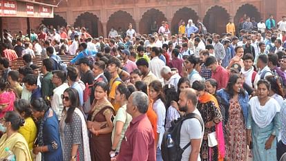 More than 50 thousand tourists visited Taj Mahal on Dussehra