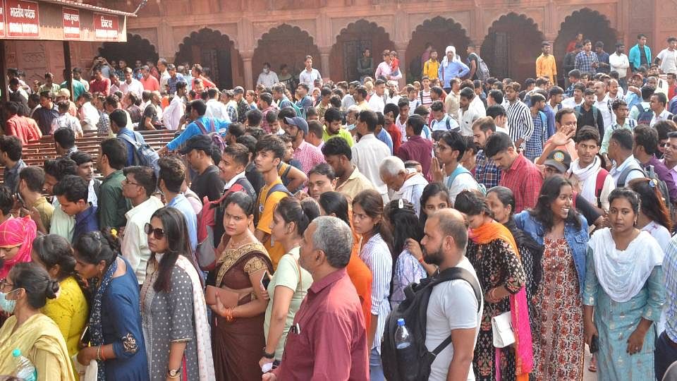 system has been changed at Taj Mahal elderly people will not stand in queue