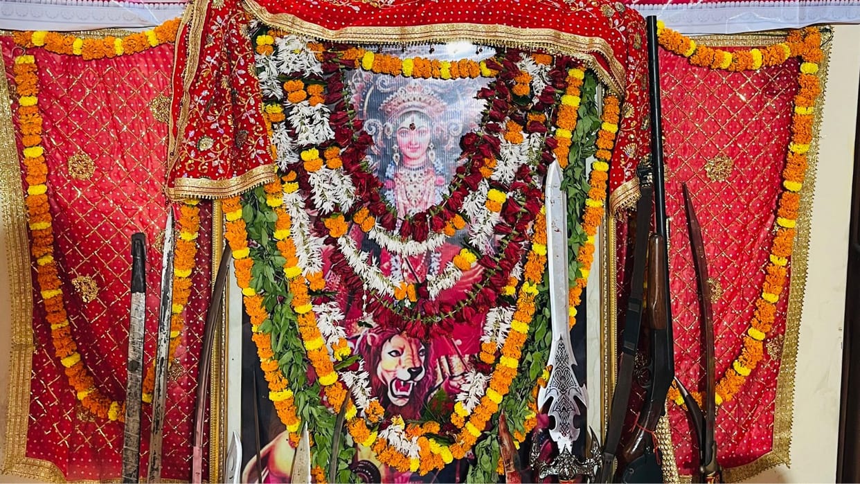 On the occasion of Vijayadashami festival, the Goldsmith Kshatriya Committee worshipped the weapons and pledge
