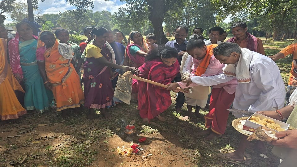 MLA Lata Usendi performed ground breaking ceremony for construction of community hall and boundary wall in Kon