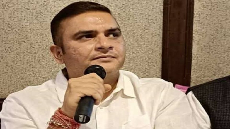 MLA Sumit Hridayesh got angry when Irrigation Department broke the CC road built with MLA funds