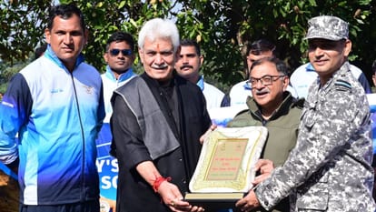 Jammu Kashmir: Vayu Veer Vijayeta car rally started from Srinagar, Lieutenant Governor Manoj Sinha flagged off