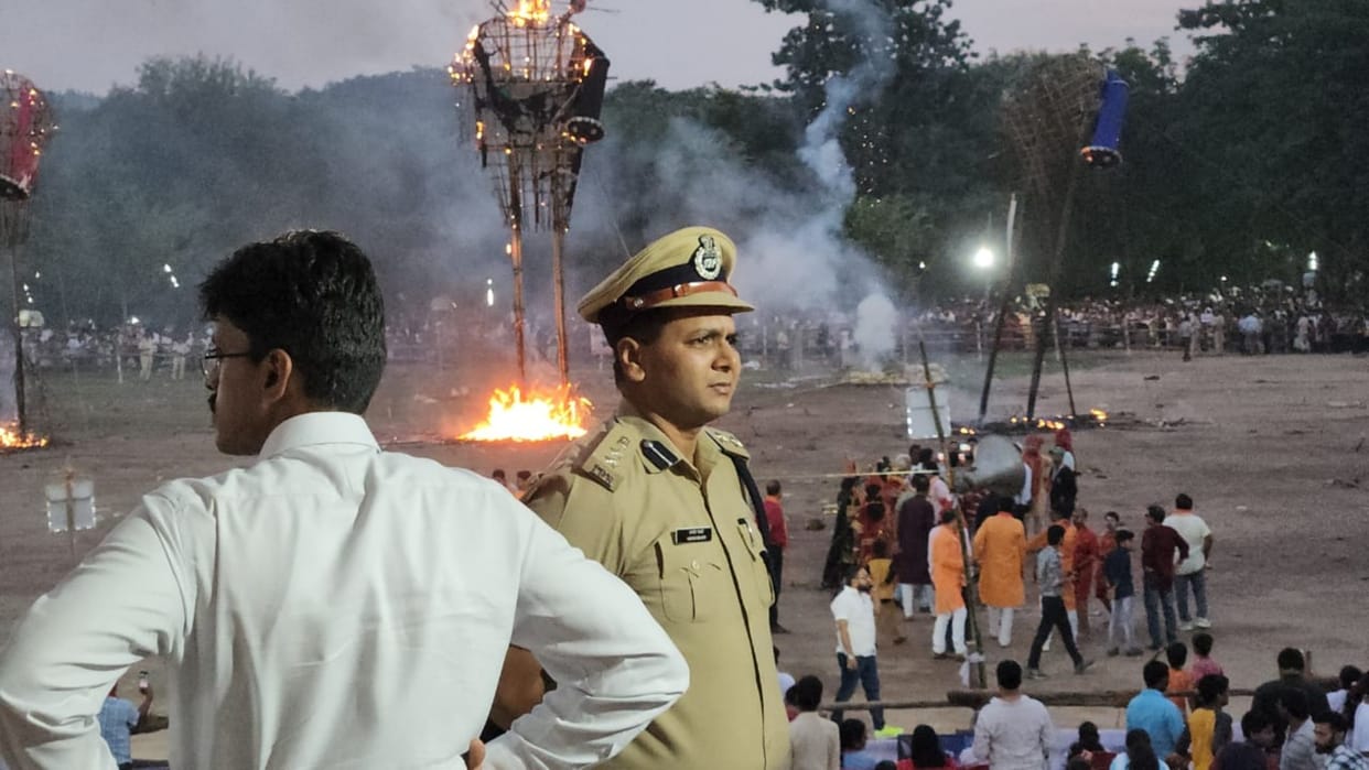 Vijayadashami: Ravana king of Lanka burnt to ashes by Ram's arrow in Gandhi Maidan Gaya