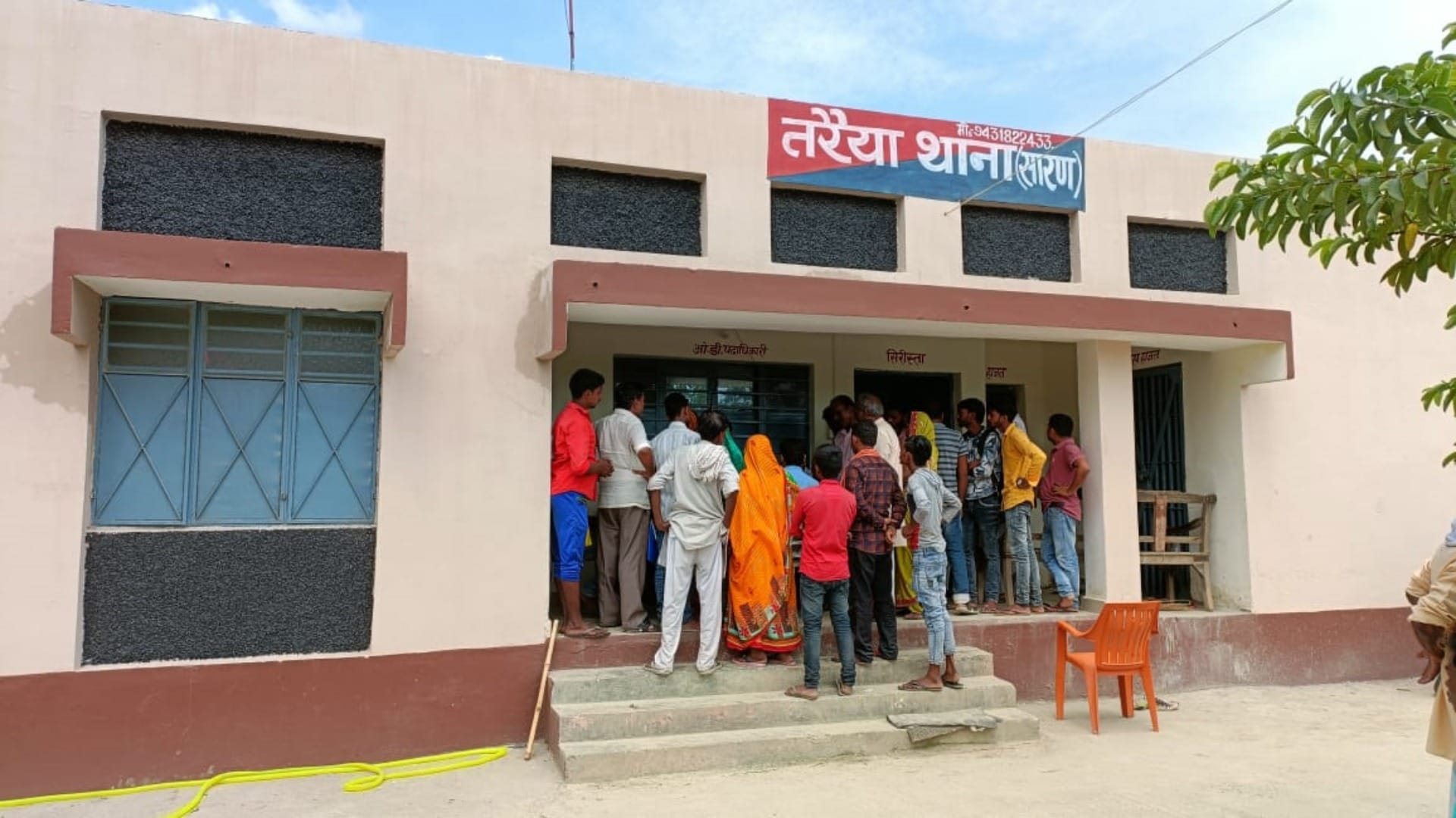 Bihar News: Two youths died in a horrific collision between a car and a bike in Chhapra