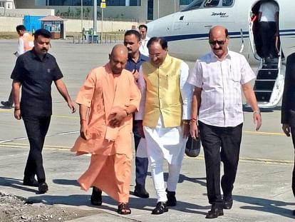 Uttarakhand News CM Yogi Adityanath arrives to know condition of his mother admitted in Jolly Grant Hospital