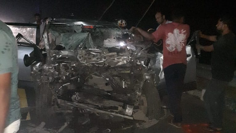 Etawah Road Accident  High speed car rams into truck three killed including two foreign girls two injured