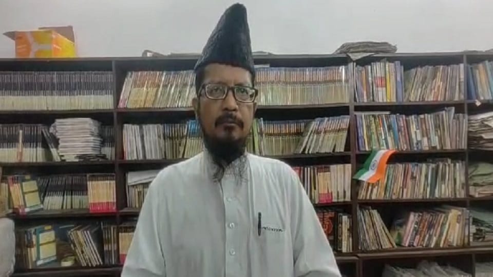 Maulana Mufti Shahabuddin Razvi Barelvi asked why Akhilesh silent on insult of Prophet and action against Madr