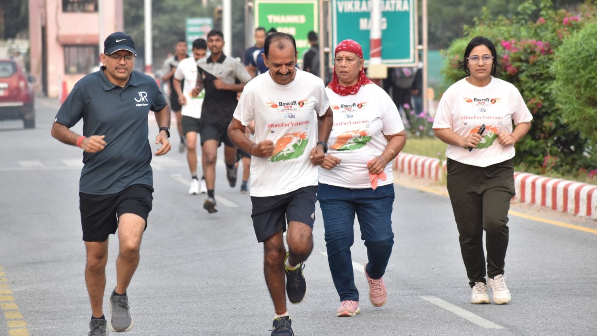 Army soldiers showed enthusiasm in the promo run based on the theme 'Ek Daud Knighton Ke Naam'