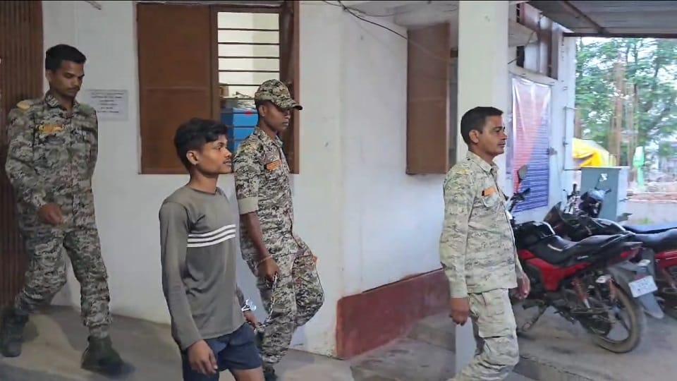 Younger brother killed elder brother murdered him over a trivial matter in Kondagaon
