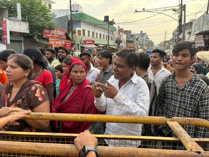 Death in police custody: Protest continued throughout the night, police chased away with batons, case of culpa