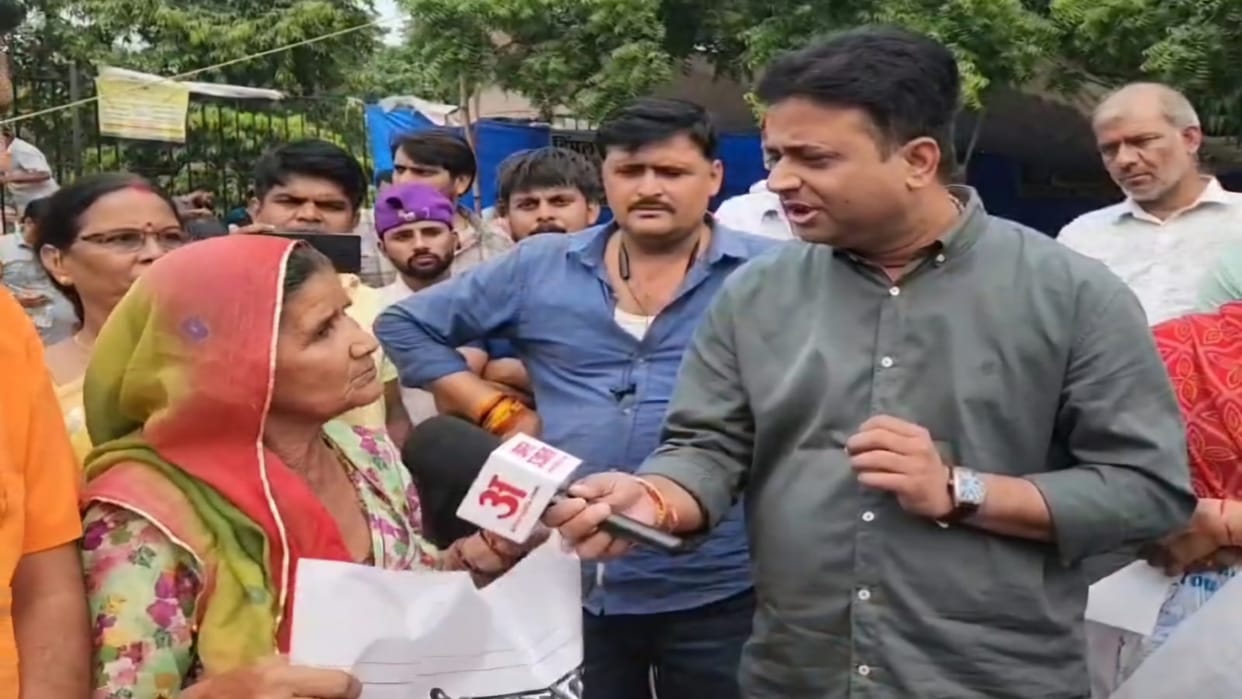 RajasthanNews: Families of trainee SIs protest in Jaipur, say recruitment exam should not be cancelled
