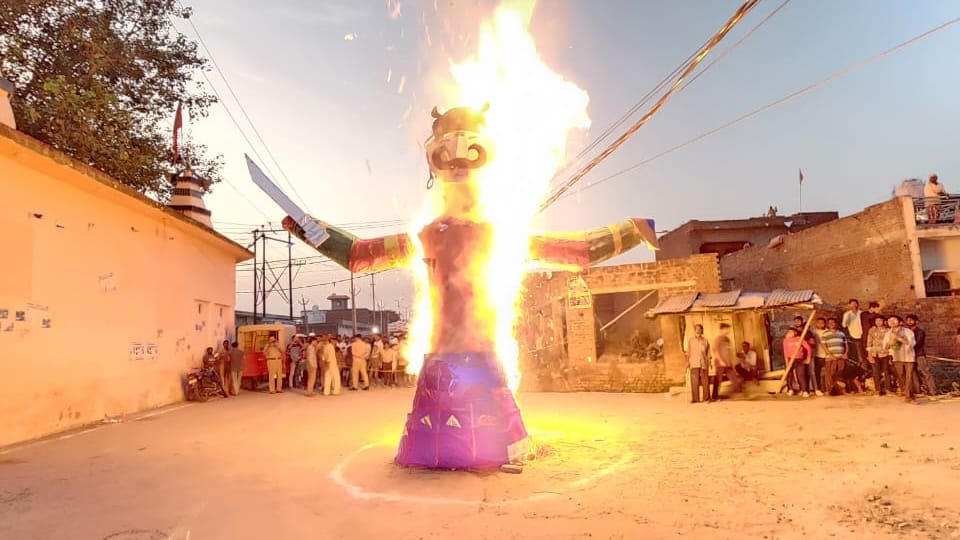 Dussehra 2026: More Than Just Burning Lanka, Learn the Greatest Life Lesson Behind Burning Effigy of Ravana