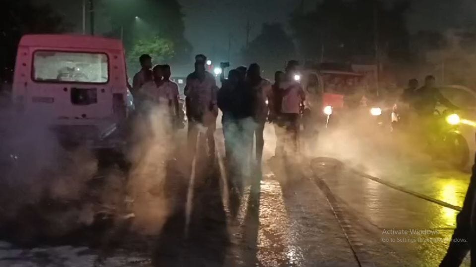 Electronic scooter suddenly catches fire while moving in Korba