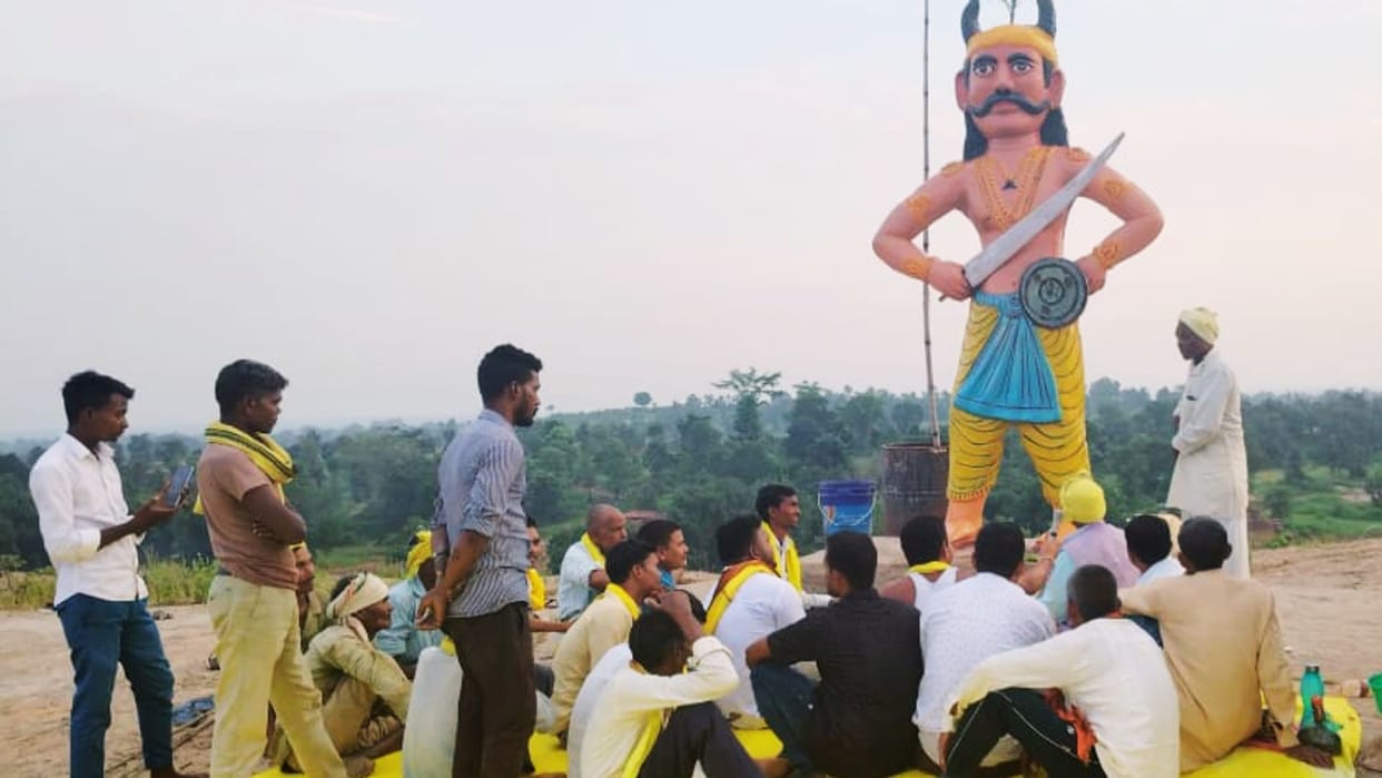 Worship of Ravana Statue installed in Sonbhadra people consider Dashanan their ancestor