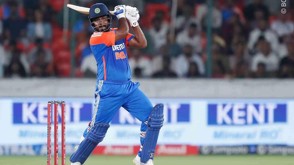 IND vs ENG: चौथे मैच में भी विफल रहे संजू सैमसन, भारत के विरुद्ध ऐसा करने वाले पहले गेंदबाज बने साकिब महमूद IND vs ENG 4th T20 2025 Sanju Samson Wicket Saqib Mahmood T20i Wicket against Team India Record