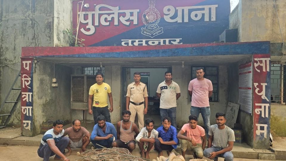 Eight accused arrested for stealing catenary and contact wire from railway line in Raigarh