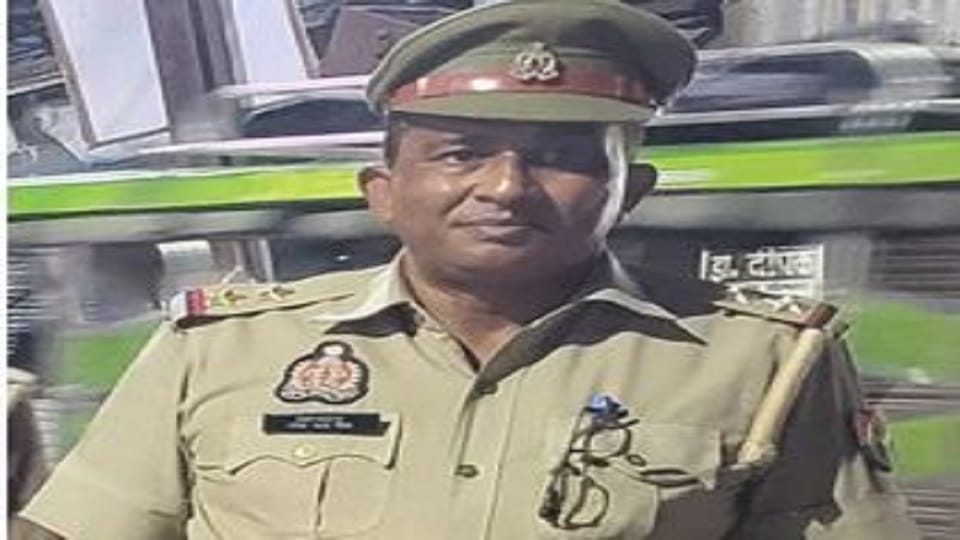 Patrolling sub Inspector crushed by unknown vehicle died during treatment