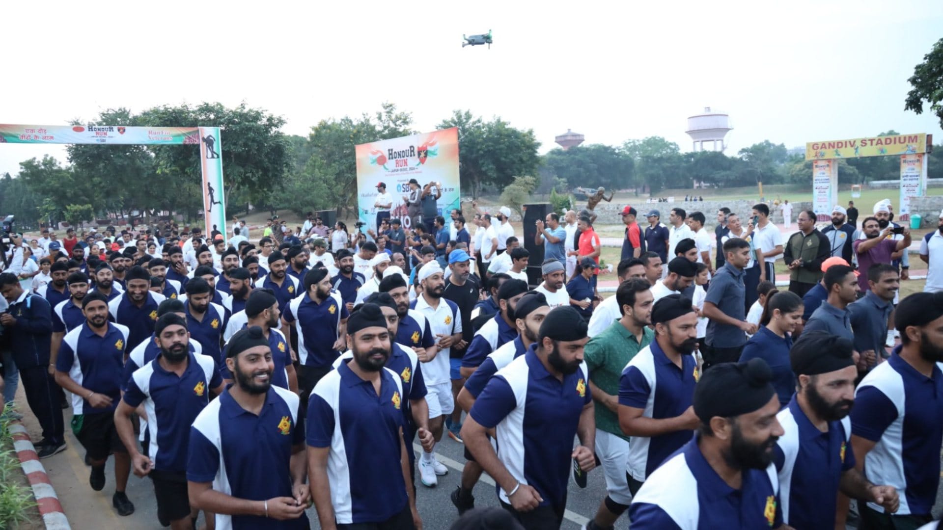 Army soldiers showed enthusiasm in the promo run based on the theme 'Ek Daud Knighton Ke Naam'